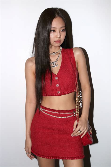 jennie chanel outfits